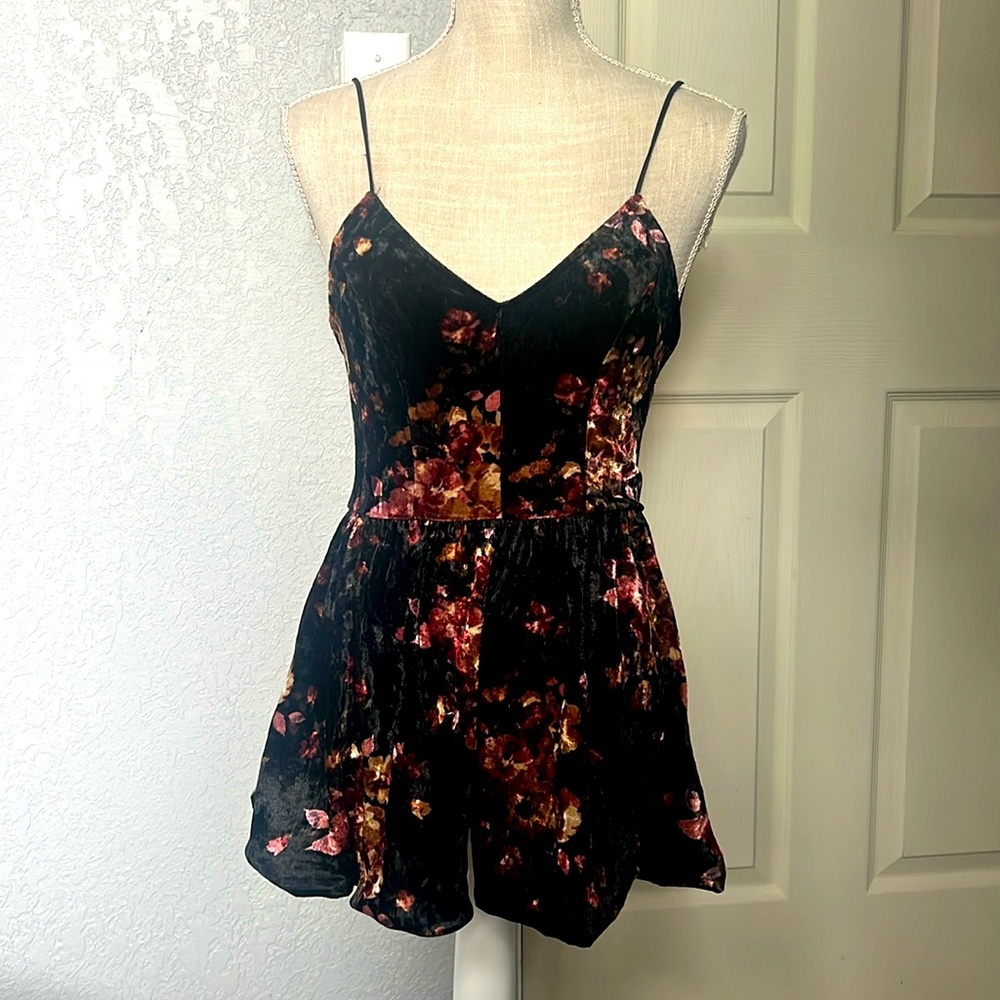 LA HEARTS DARK FLORAL VELVET ROMPER